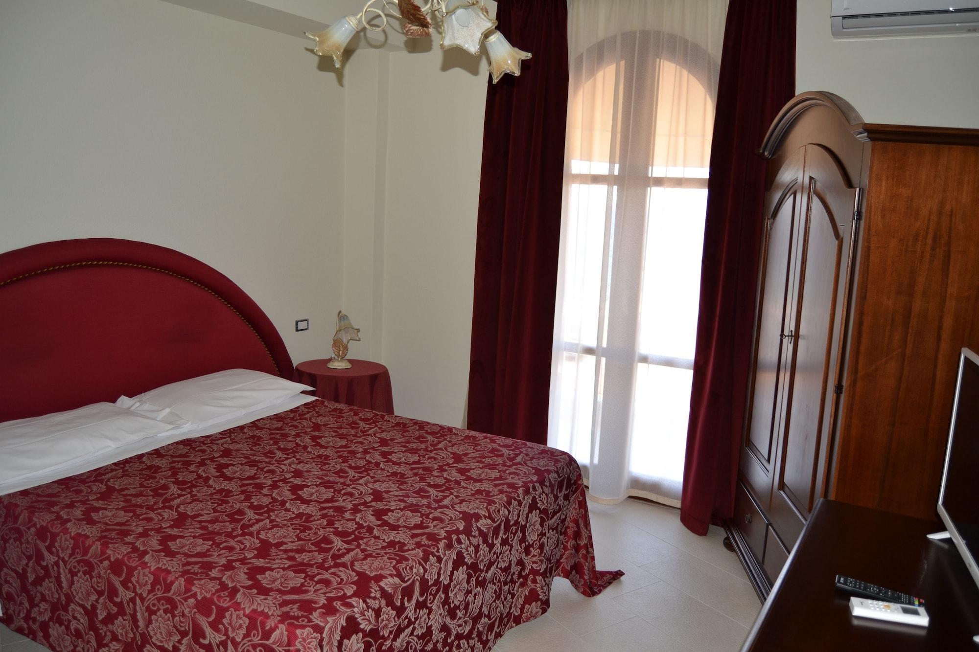 Hotel Porto Azzurro Giardini Naxos Eksteriør bilde