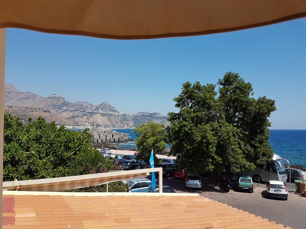 Hotel Porto Azzurro Giardini Naxos Eksteriør bilde