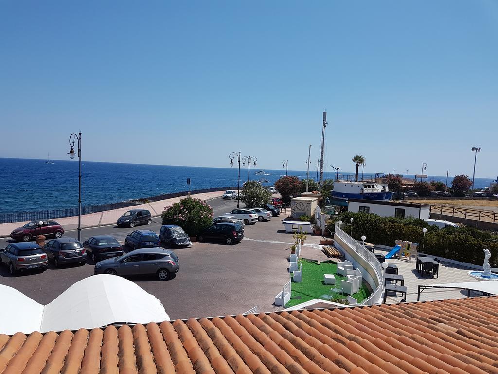 Hotel Porto Azzurro Giardini Naxos Eksteriør bilde