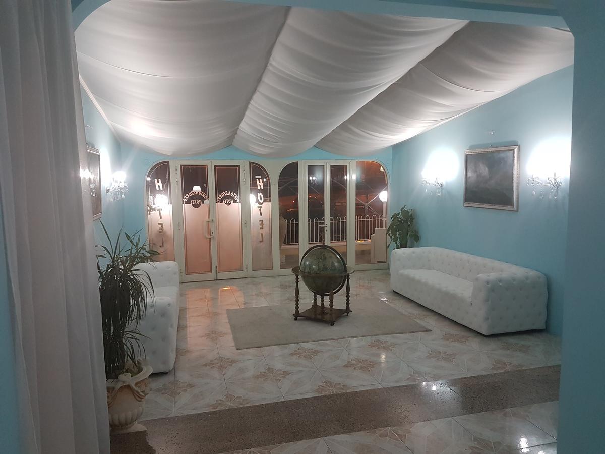 Hotel Porto Azzurro Giardini Naxos Eksteriør bilde